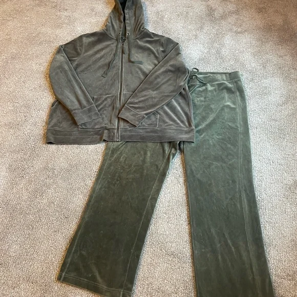 Green Velour Zip Up Hoodie and Pants Set Hoodie 3X Pants XXL Lounge Wear - Picture 1 of 16